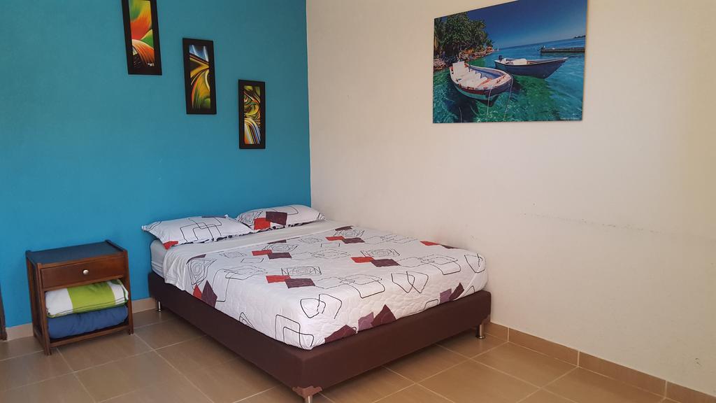 Hostal El Hangar Rionegro Luaran gambar
