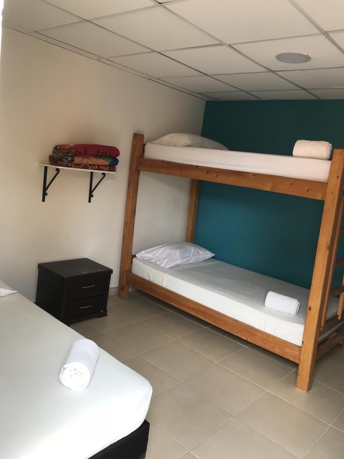 Hostal El Hangar Rionegro Luaran gambar